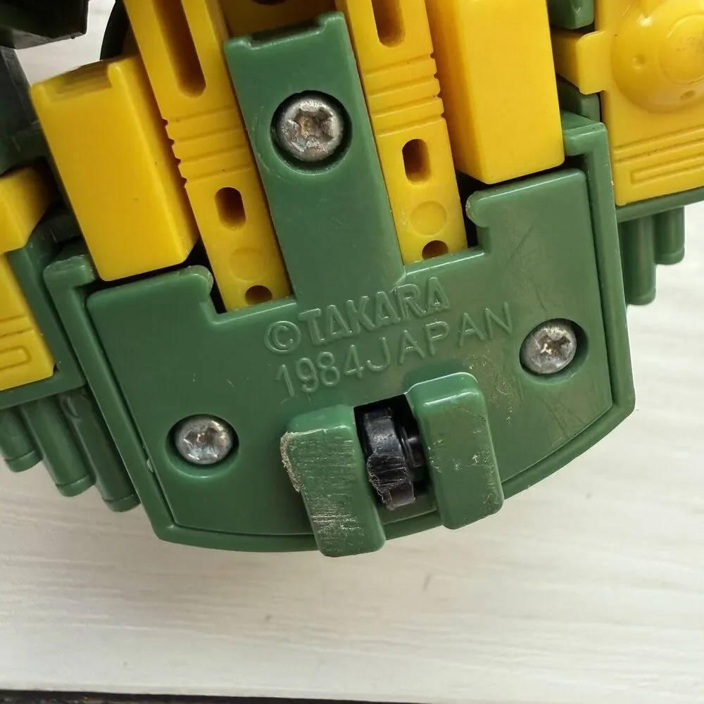 Vintage 1985 Hasbro Transformers G1 Cosmos Autobot Action Figure